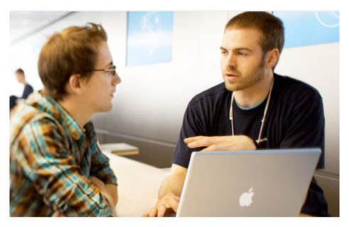 Die bisherige Genius Bar stellt die Theke zwischen Mitarbeiter und Kunden.