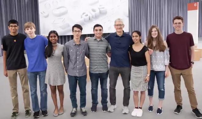 WWDC 2018: Apple-CEO Tim Cook zeigt diesjährige Stipendiengewinner