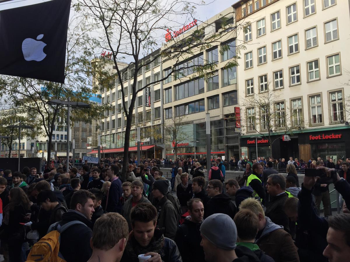 Video Apple Store Hat In Hannover Eroffnet 14 Massenspektakel Seiner Art In Deutschland Mac Life