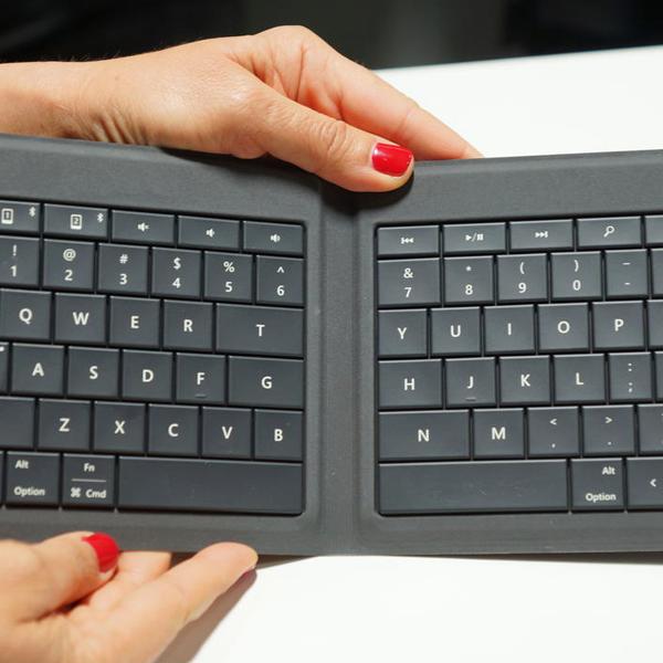 Microsofts Universal Foldable Keyboard Faltbare Mobil Tastatur Fur Iphone Und Ipad Apple Zertifizierung Inklusive Mac Life