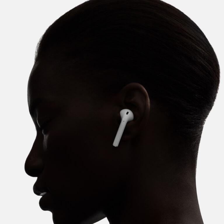 Kurios: So kann man die AirPods auch im Ohr fixieren | Mac Life