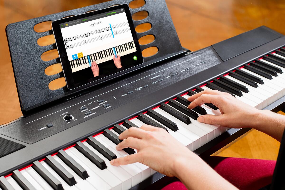 Connect A Digital Piano To IPad Pro To Learn With Simply Piano