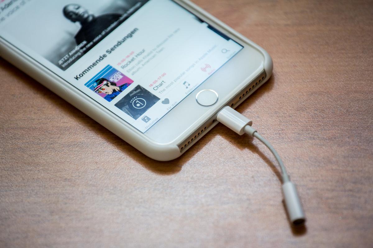 Iphone Laden Und Kopfhorer Iphone Laden Und Kopfhorer
