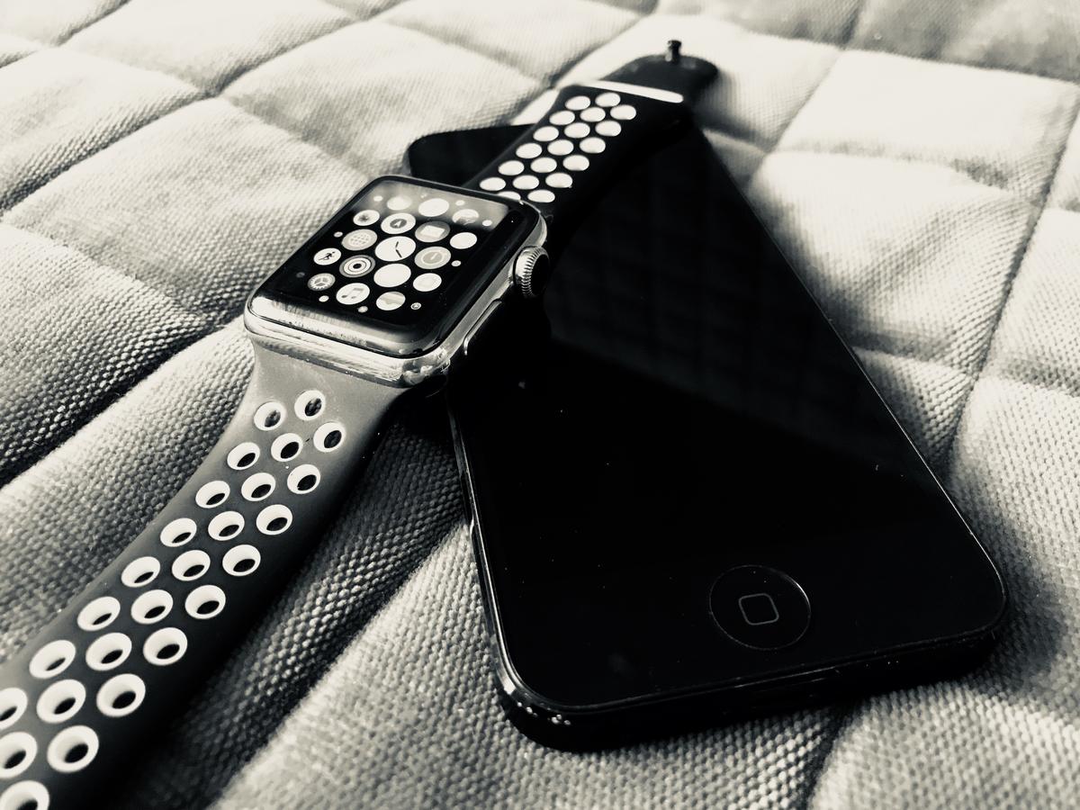 Apple watch 4 iphone 5c top
