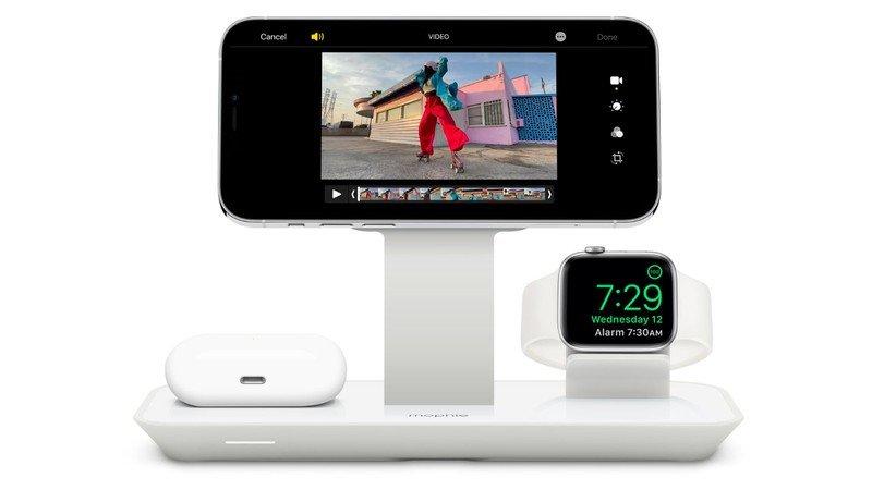 Apple-Geräte mit mit Mophie 3-in-1 Wireless Stand for MagSafe Charger laden