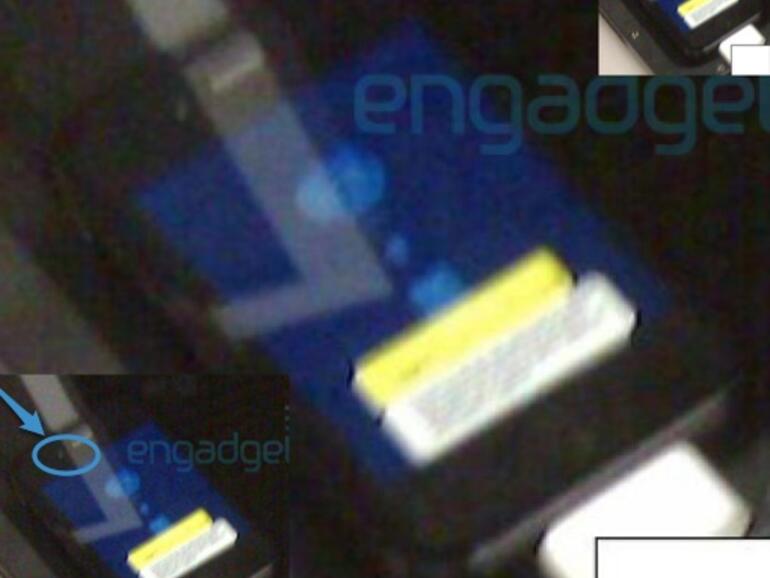 <b>Das erste Bild des neuen iPhones</b> In Hinblick auf das iPad gilt dieser „Spyhot“ als authentisch. Aber welches Geheimnis versteckt sich hinter dem gezeigten iPhone-Prototypen?