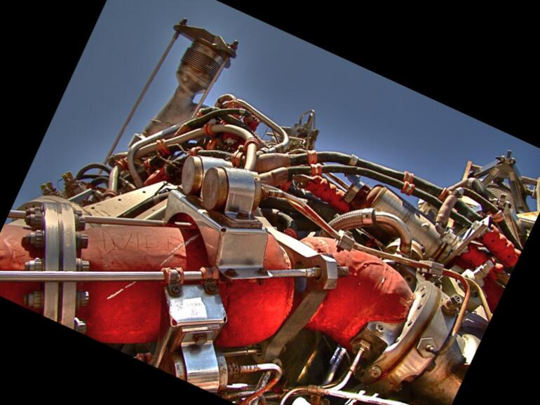 &lt;b&gt;Fotos lassen sich auf dem iPad mit zwei Fingern skalieren und drehen – das erinnert an den Multi-touch-Tisch Surface aus dem Hause Microsoft&lt;/b&gt;