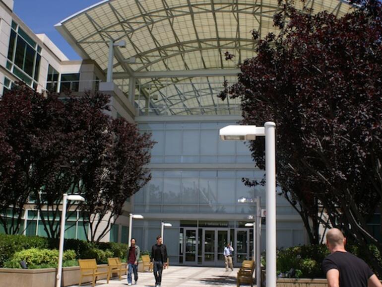 1 Infinite Loop, gleich daneben ist der Company Store.