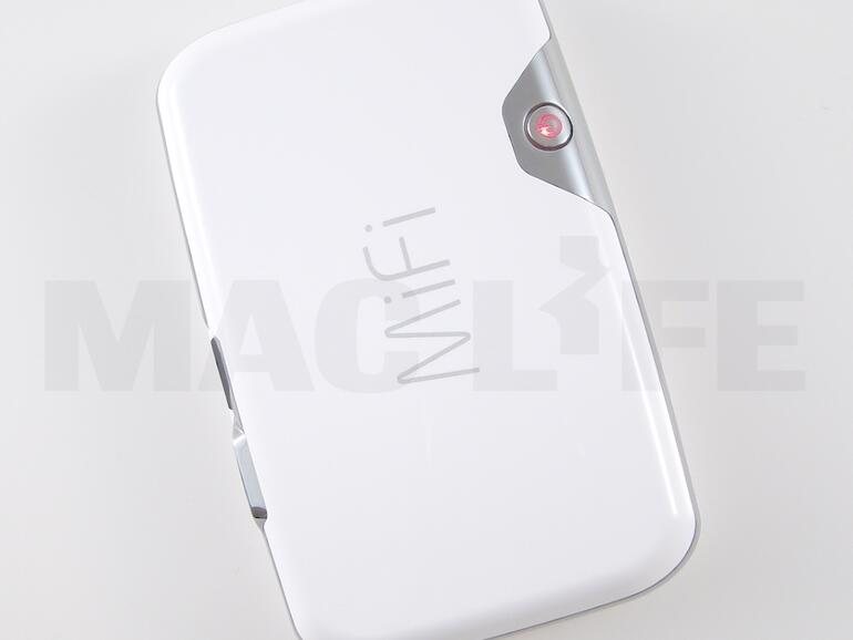 &lt;b&gt;Novatel MiFi 2352: Die weiße Klavierlackoptik passt hervorragend zum Aussehen aktueller Apple-Produkte. Alternativ ist das Gerät auch in schwarz erhältlich&lt;/b&gt;