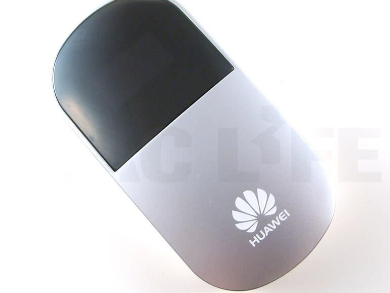 &lt;b&gt;Der Huawei E5 ist deutlich schmaler als das Novatel-Produkt. Beide Geräte tragen aber nicht sonderlich dick auf und sollten in jeder Notebook-Tasche einen Platz finden ...&lt;/b&gt;