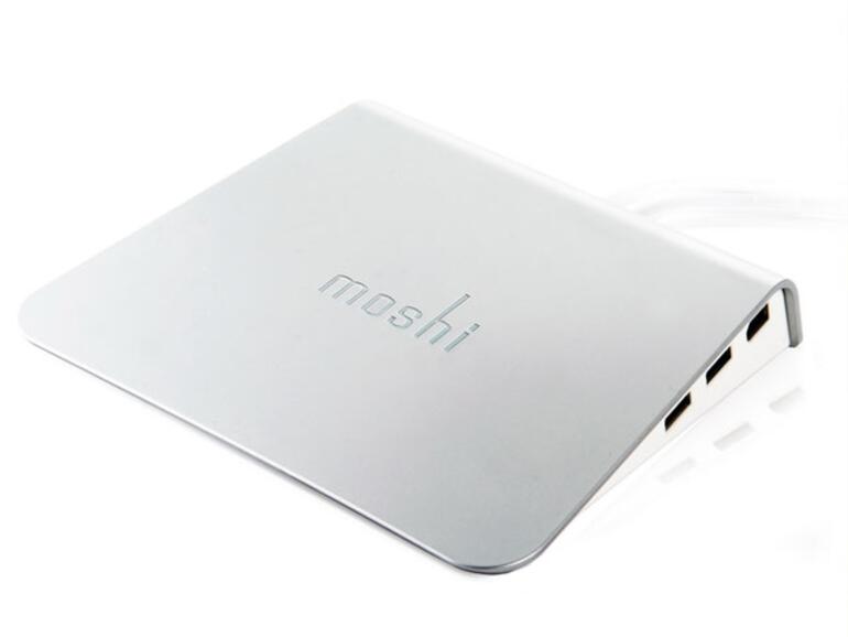 &lt;b&gt;Moshi Hub:&lt;/b&gt; Zwei Kabel führen vom Hub zum Mac: USB und Firewire. Ein Stromanschluss ist nicht erforderlich.
