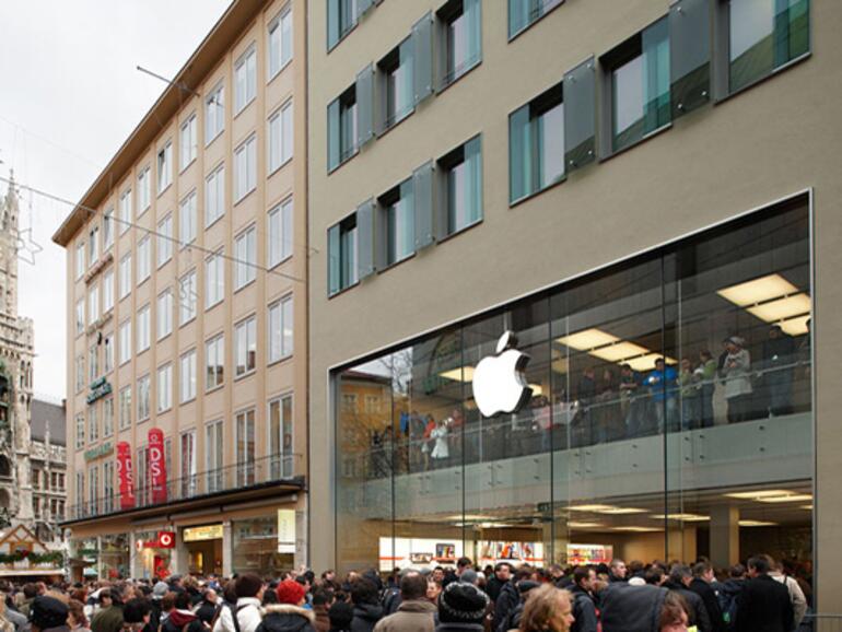 Der Apple Store in München soll bereits bei städtischen Kontrollen aufgrund schlechter Arbeitsbedingungen aufgefallen sein.