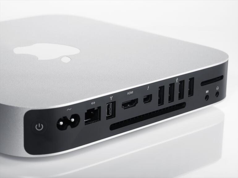 Rückseitig hat sich nur eines geändert: Der ehemalige Mini DisplayPort ist jetzt ein Thunderbolt-Anschluss