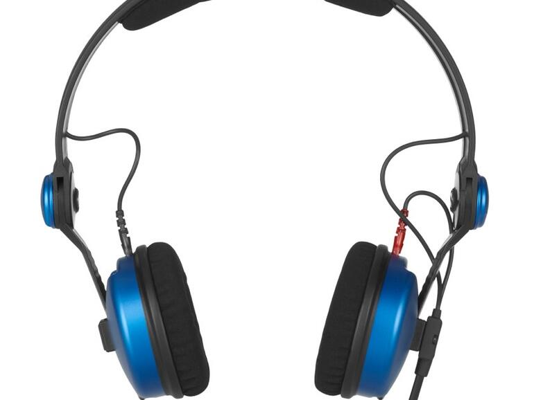&amp;lt;strong&amp;gt;Der Sennheiser Smperior ist wahlweise in Silber oder Blau zu haben.&amp;lt;/strong&amp;gt;