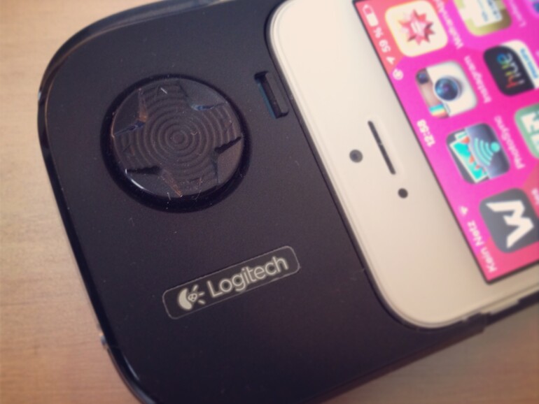 Das Steuerkreuz ist als Scheibe ausgeführt und bietet keine genauen Druckpunkte