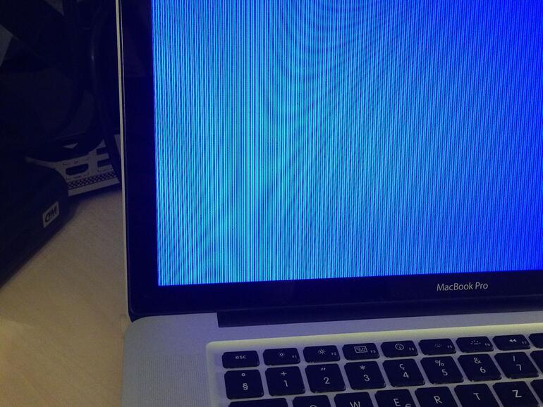 Das Problem vor der Hitzekur. Grafikfehler beim MacBook Pro von 2011.