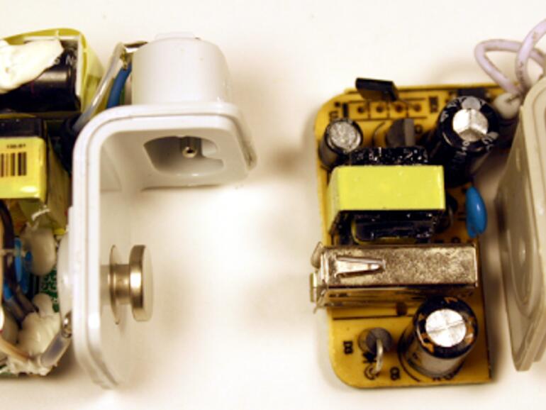 Prall gefülltes Apple-Original (links) gegen luftigen Nachbau (rechts)