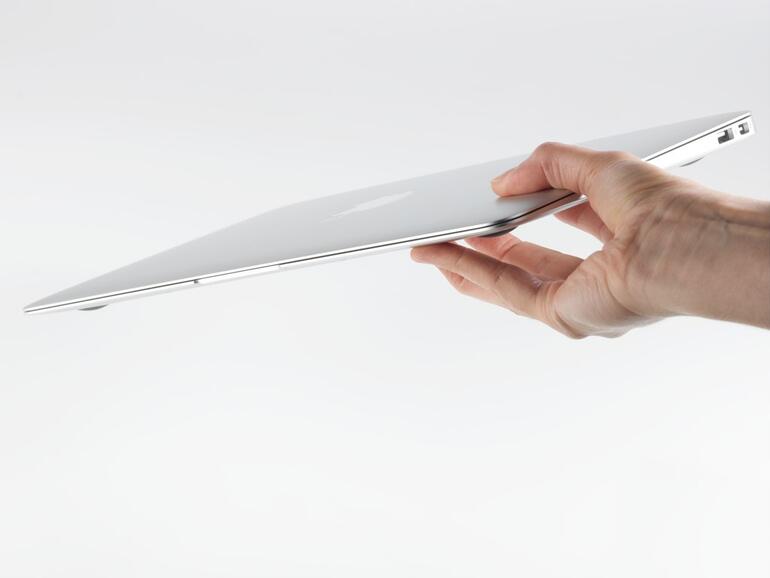 Luftig leicht: Das MacBook ist kompakt und ein echtes Leichtgewicht