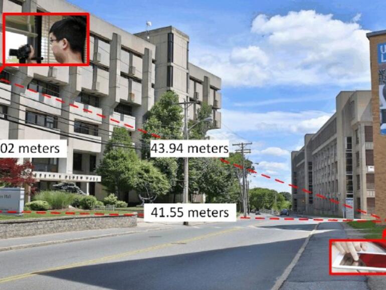 Weite Strecken lassen sich mit einer besseren Kamera überwinden. Auch von der anderen Straßenseite kann somit die Passcode-Eingabe beobachtet werden.