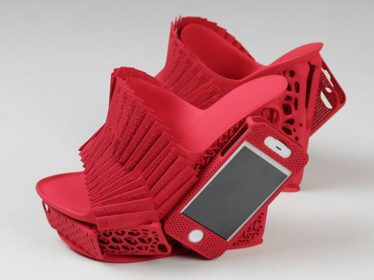 iPhone am Schuh