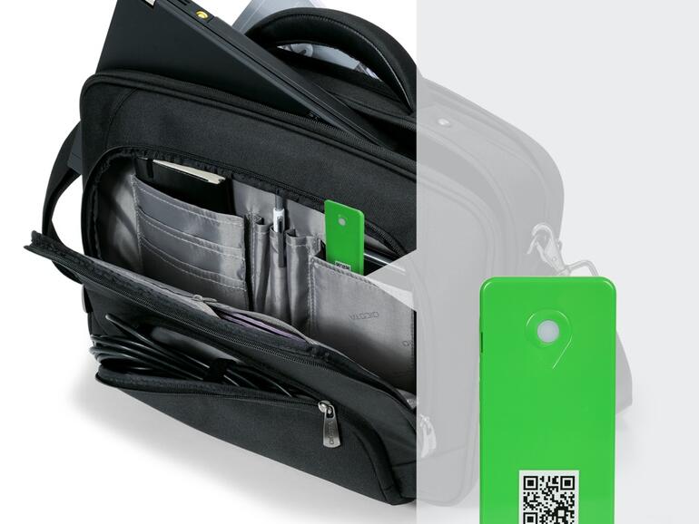 Tracer in der Tasche und vergrößert rechts daneben