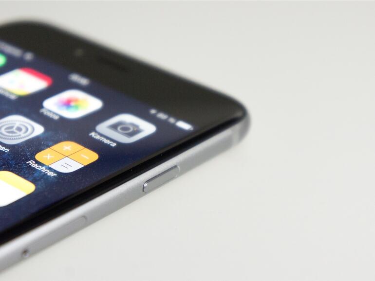 Von der Oberseite auf die rechte Seite gewandert: Der Ein-/Ausschalter des iPhone 6 (Plus)