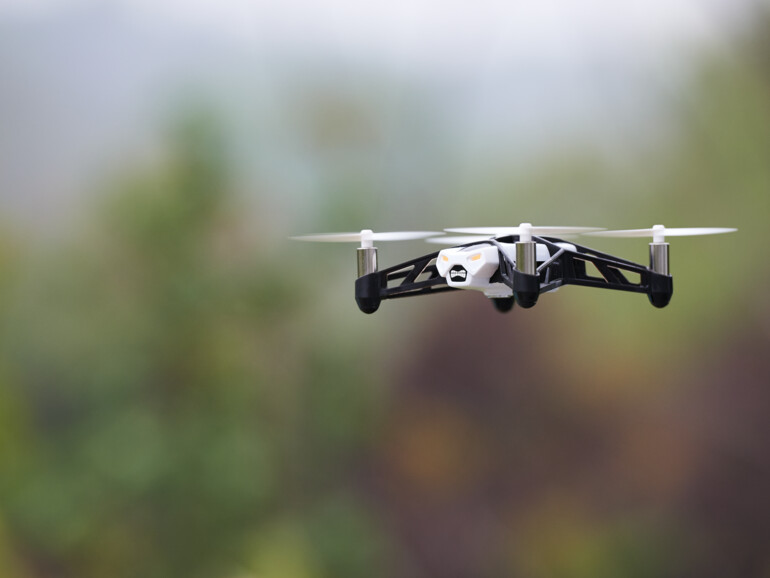 Wer die Rolling Spider ohne Schutzräder fliegt, profitiert von einer geringfügig längeren Flugzeit