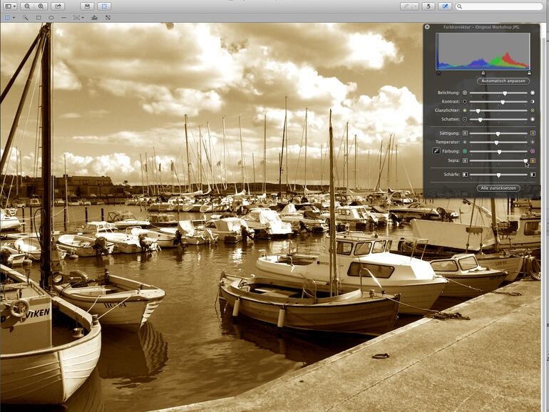 Mit dem Sepia-Regler geben Sie einem Foto eine gelbbräunliche Tönung und lassen es damit vergilbt erscheinen