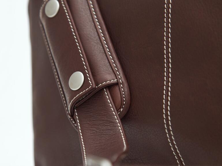 Der Tragriemen erleichtert den Transport