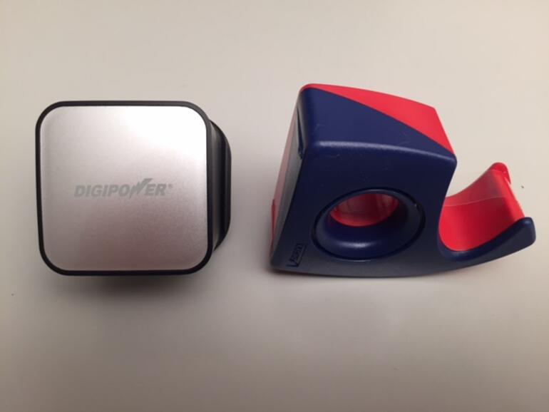 Sehr kompakt, ähnlich wie ein Klebestreifenspender