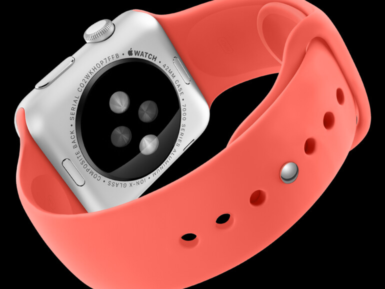 Apple Watch Sport kommt im eloxierten Aluminiumgehäuse in Silver oder Space Gray mit gehärtetem Ion-X Glas und einem farbigen Armband aus Fluorelastomer