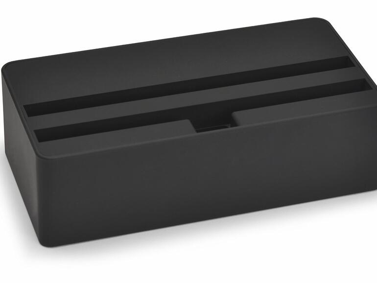 Die kleine Variante des All-Dock bietet vier USB-Anschlüsse und ist ebenfalls in Plastik- oder Holzvariante erhältlich.