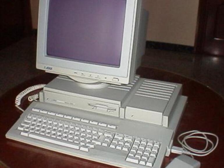 Ein Atari Mega STE, der Sprung auf den Mac fühlte sich an, wie wenn man 20 Jahre Computergeschichte mit einem Schlag überwunden hätte