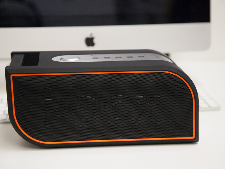 Der iBox Max überzeugt durch simples Design mit farblichen Akzenten