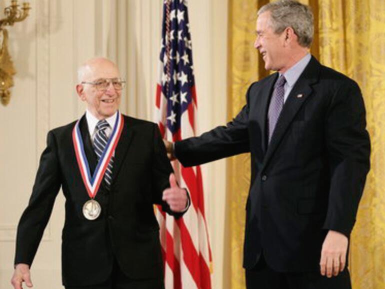 Ralph Baer wird die National Medal of Technology im Jahr 2006 verliehen