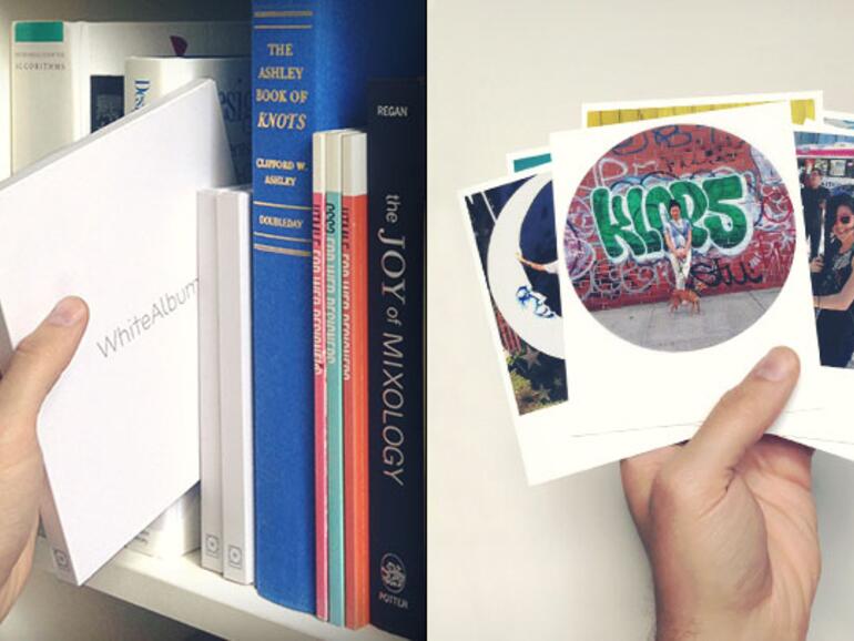 Die quadratischen Drucke werden in einer schlichten Verpackung geliefert.