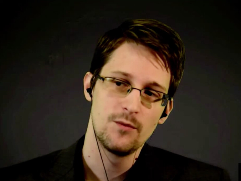 Edward Snowden im Gespräch mit Bruce Schneier via Video-Übertragung.