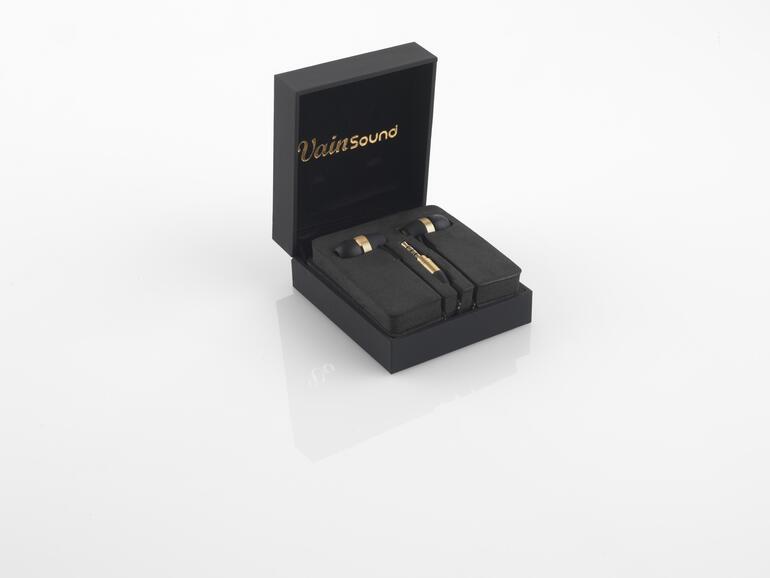 Das Modell VainSound No 2 wird in einer kleinen, ansprechend gestalteten Box geliefert.