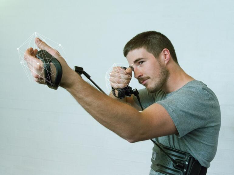 Virtuelles Bogenschießen mit echtem Kraftaufwand