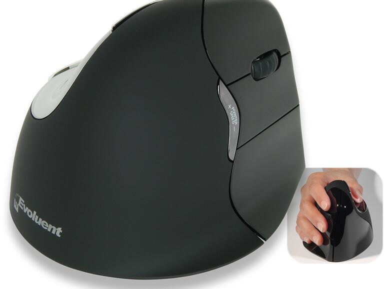Die Arbeit mit der Evoluent Vertical Mouse 4 Right Mac ist zunächst ungewohnt. Der „Handshake gripp“ soll jedoch zu einer neutralen Position der Hand führen.