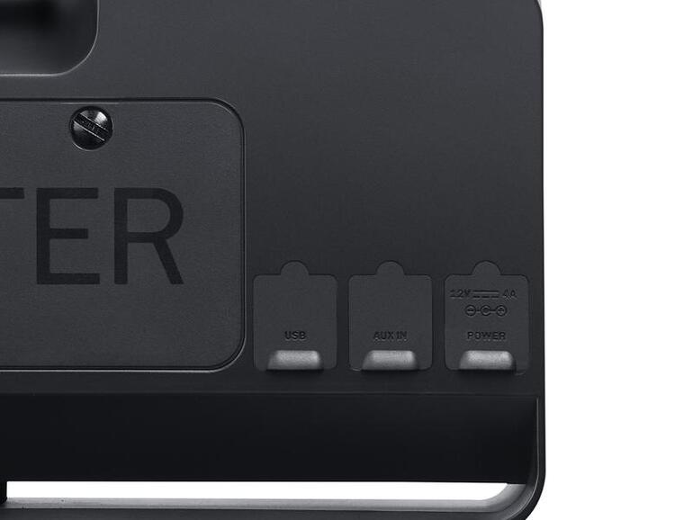 Anschlüsse für Klinke, USB und Strom befinden sind durch Gummi-Abdeckungen geschützt