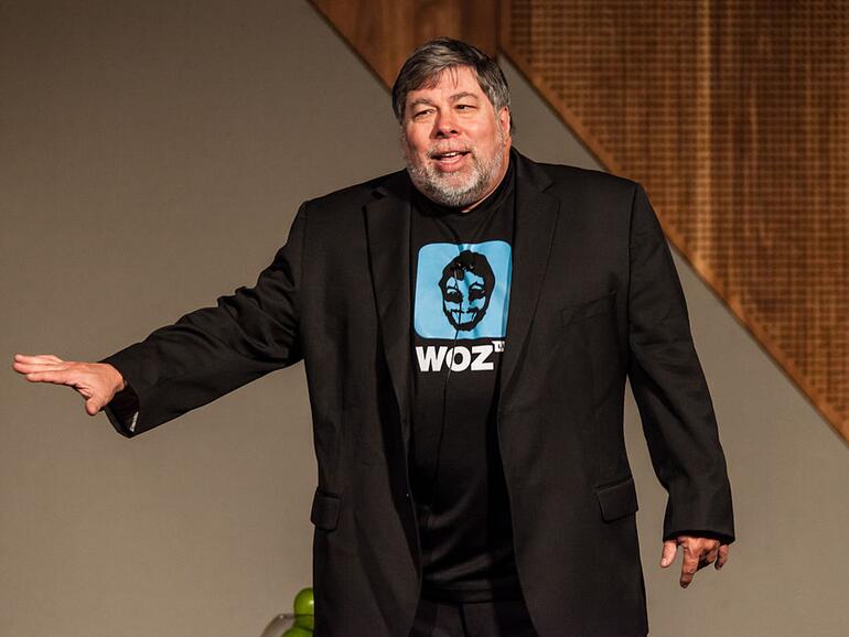Wozniak hält die Entwicklung eines Elektroautos von Apple, das sich selbst steuern kann, für eine sehr gute Idee