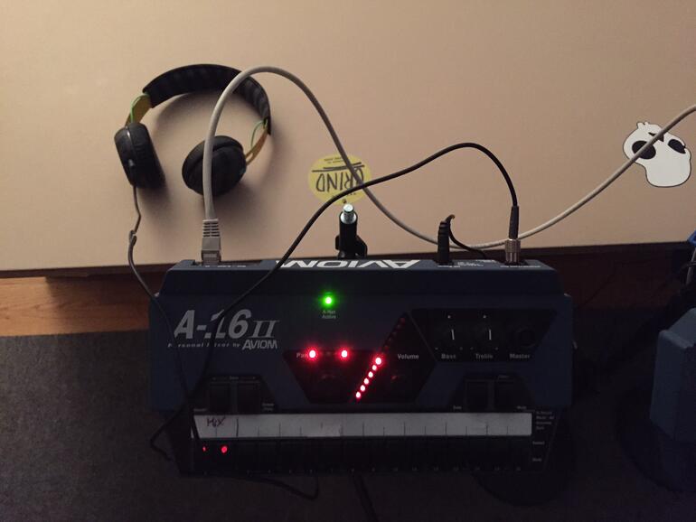 Skullcandy Grind mit der Sound-Check-Maschinerie verbunden