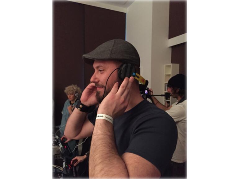 ... und wir haben den Sound-Check im Studio nebenan gemacht.