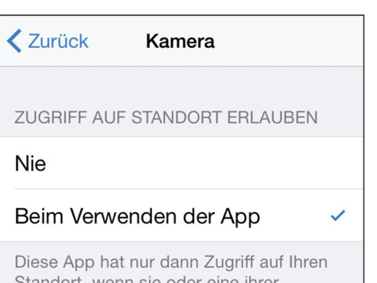 Rechts: Möchten Sie das Erstellen eines Geotags nur für ein, zwei Schnappschüsse unterbinden, genügt es, die Ortungsdienste kurzzeitig komplett auszuschalten.
