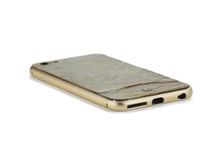 Die meisten Bedienelemente des iPhones bleiben weiterhin gut erreichbar, in unserem Test ließ sich leider der Lautlos-Schalter schwierig erreichen.