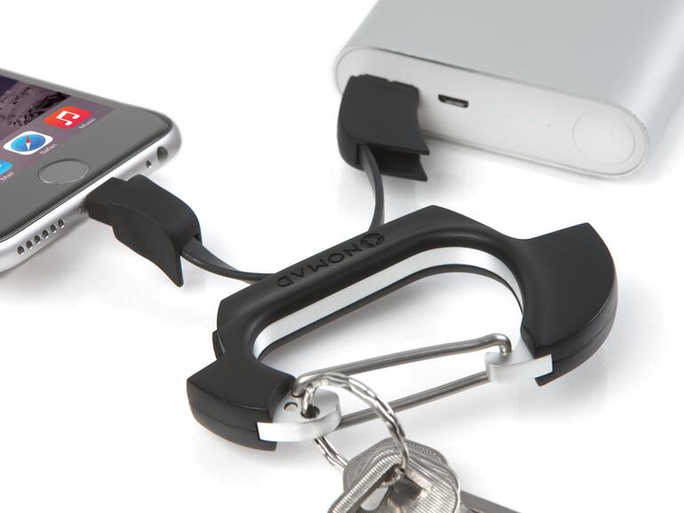 Der NomadClip ist Karabiner und Lightning-Kabel in einem Produkt.