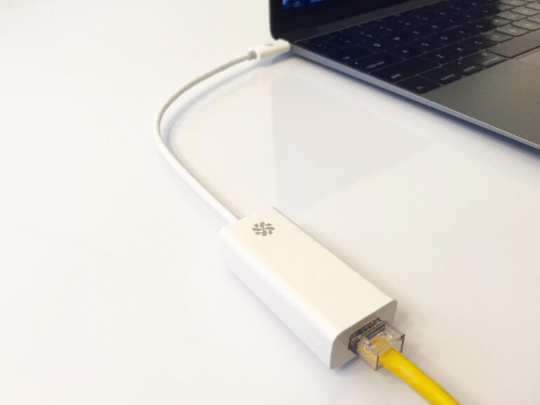 Apple bietet derzeit keinen direkten Adapter von USB-Type-C auf Ethernet an