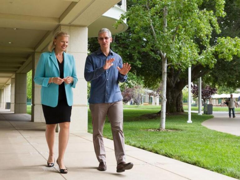Tim Cook mit  IBMs CEO Ginni Rometty