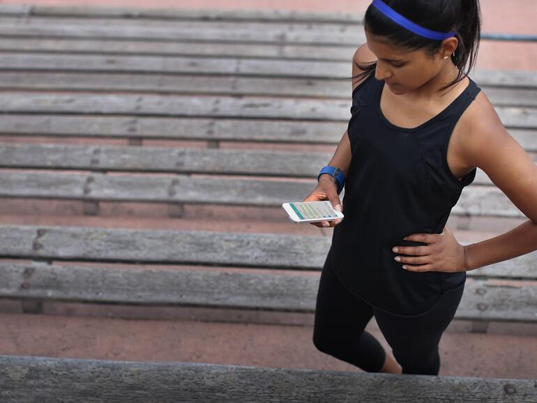 Die Fitbit Surge ist vor allem für Leistungssportler gedacht.